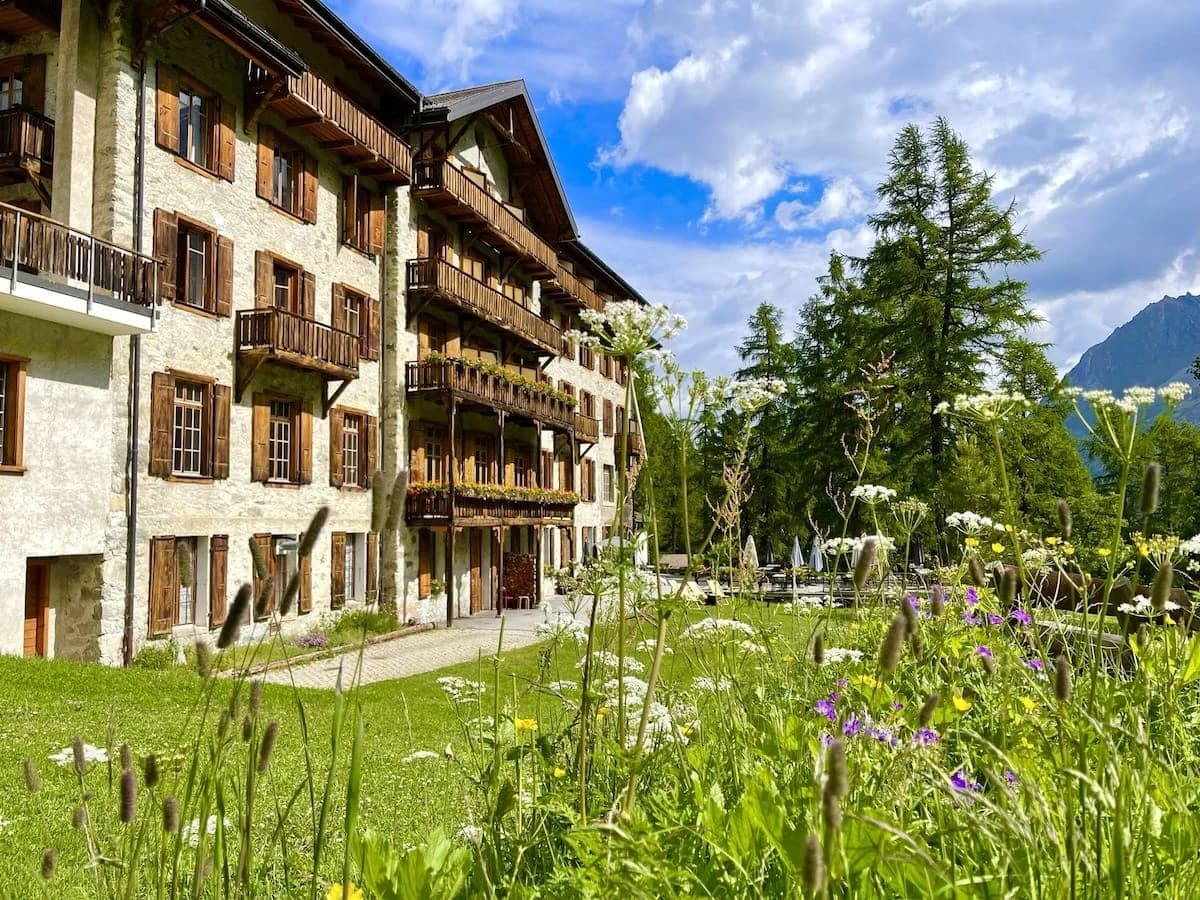 Façade du Grand Hôtel & Kurhaus Arolla — membre Swiss Historic Hotels depuis 1896