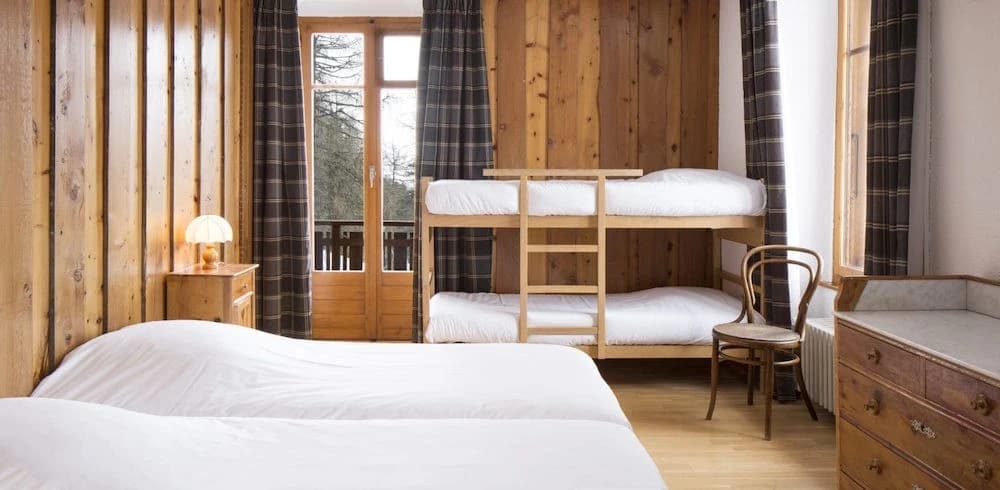 Chambre familiale avec vue sur la montagne